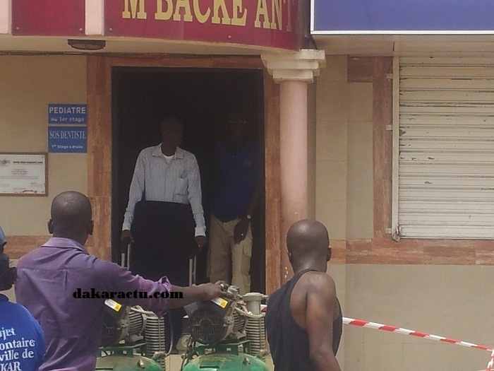 [ Photos exclusives ] Dernière minute: l'immeuble Jvc de Liberté 5 va s'éffondrer d'une minute à l'autre.