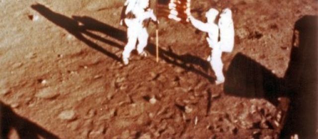 Neil Armstrong, premier homme à avoir marché sur la Lune, est mort