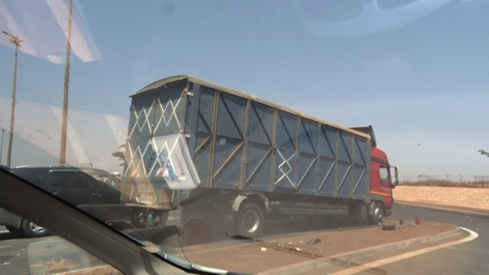 Korité 2020 : Une vingtaine de véhicules bloqués sur l'autoroute. Korité 2020 : Une vingtaine de véhicules bloqués sur l'autoroute.