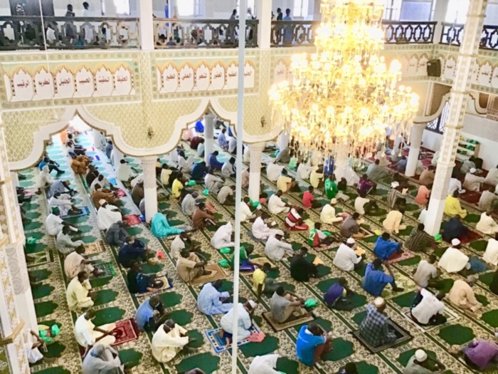 Léona Niassène : Imam Arabi Niass dirige la prière de l'Aïd El Fitr et intervient sur 4 points (images).
