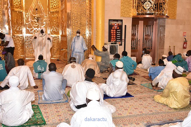 LES IMAGES DE LA PRIÈRE DE L'AÏD-EL-FITR à la Mosquée Massalikul Djinane