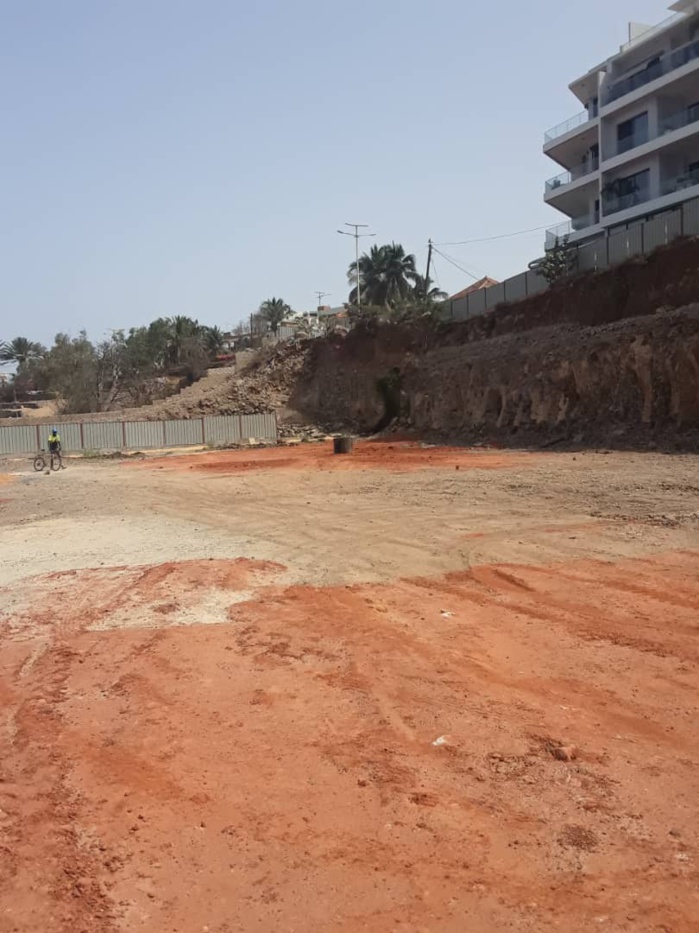 Bradage du littoral : Barthélemy Dias freine les travaux d’un chantier sur la Corniche Ouest.
