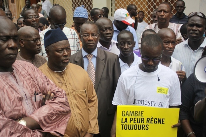 Photos de la manifestation anti-Yahya Jammeh devant le Haut commissariat de la Gambie à Dakar