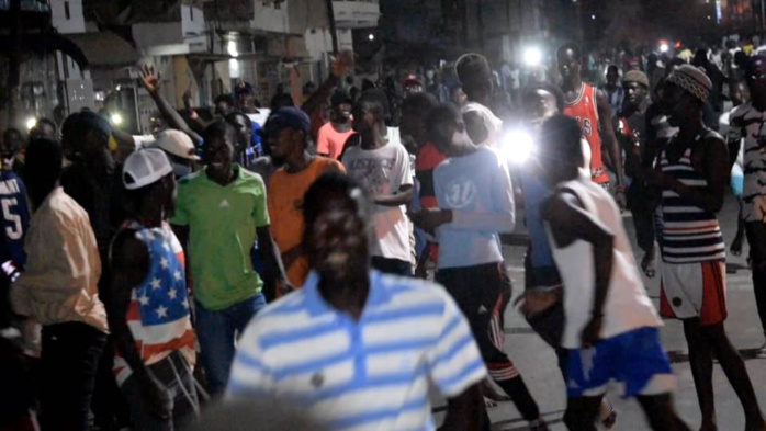 Kaolack : Les manifestations s'intensifient...Plusieurs quartiers touchés. Kaolack : Les manifestations s'intensifient...Plusieurs quartiers touchés.