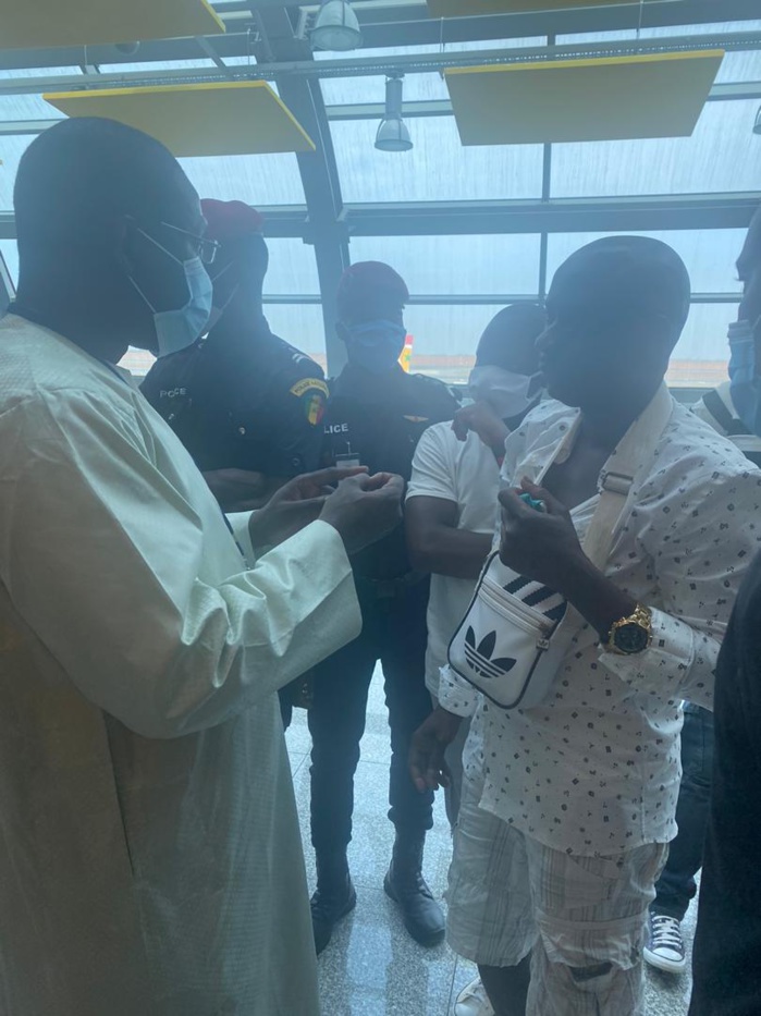 AIBD : Retour vers l’Italie des Sénégalais bloqués au pays depuis le début de la Covid-19. AIBD : Retour vers l’Italie des Sénégalais bloqués au pays depuis le début de la Covid-19.