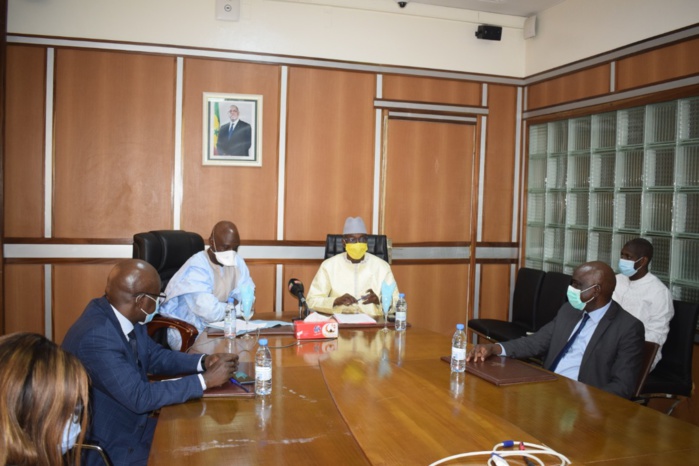 COVID-19 / Contribution aux efforts de l’Etat : Aly Ngouille Ndiaye donne 3,75 milliards. COVID-19 / Contribution aux efforts de l’Etat : Aly Ngouille Ndiaye donne 3,75 milliards.