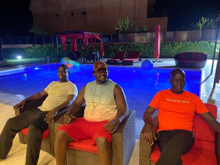 Retrouvailles : Balla Gaye 2 rend visite à Malick Gakou à sa résidence à Saly. Retrouvailles : Balla Gaye 2 rend visite à Malick Gakou à sa résidence à Saly.