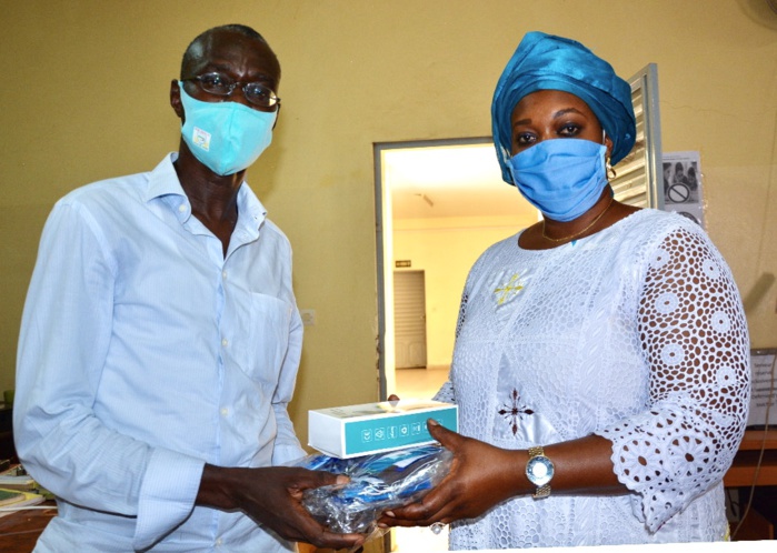 Lutte contre la Covid-19 : Les femmes de l’Artp arment les établissements scolaires des trois départements de Dakar.