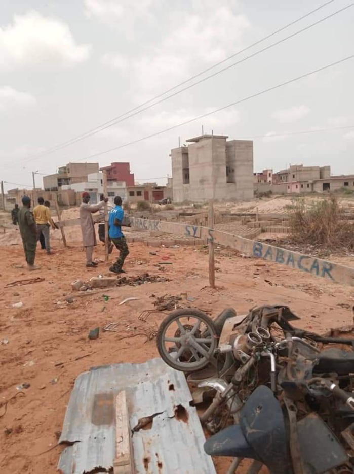 Bambilor / Litige foncier à Kounoune Ngalam : La DSCOS désavoue le maire Ndiagne Diop. Bambilor / Litige foncier à Kounoune Ngalam : La DSCOS désavoue le maire Ndiagne Diop.