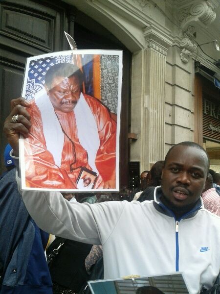 Les Thiantacones investissent le Consulat du Sénégal à Marseille (PHOTOS)