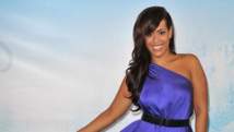 Amel Bent s'explique sur sa vidéo "en petite tenue"