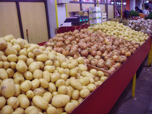 Mbour : Hausse vertigineuse des prix de l'oignon et de la pomme de terre... Les populations râlent... Mbour : Hausse vertigineuse des prix de l'oignon et de la pomme de terre... Les populations râlent...