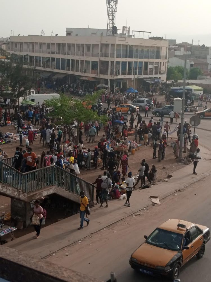 Scènes de vie. Patte d'oie ou le point névralgique de la mobilité (Par Samba Ardo) Scènes de vie. Patte d'oie ou le point névralgique de la mobilité (Par Samba Ardo)