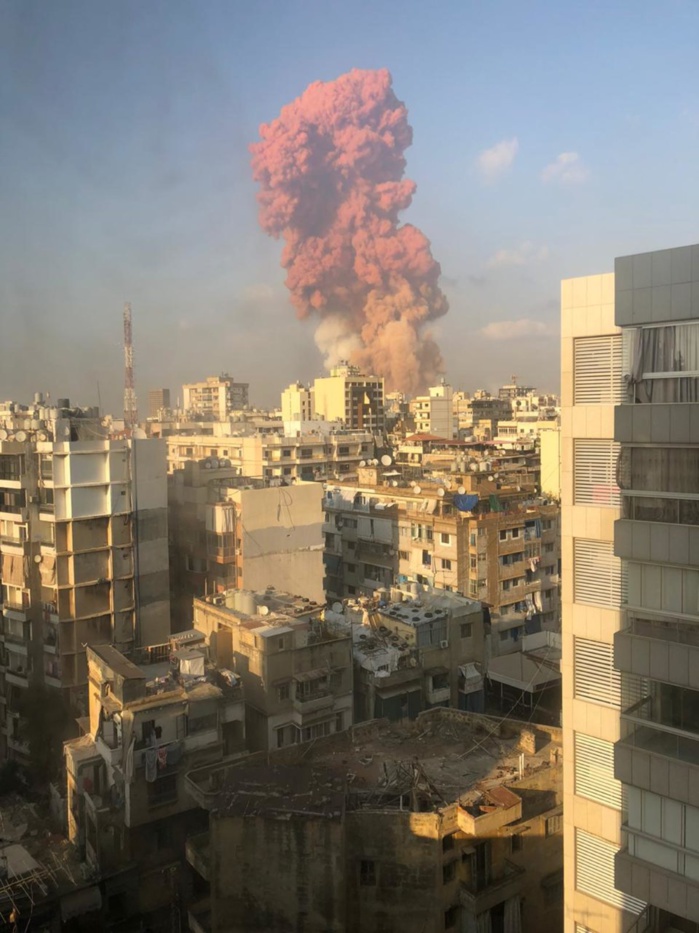 Explosions à Beyrouth : au moins 100 morts selon un bilan de la Croix Rouge libanaise.