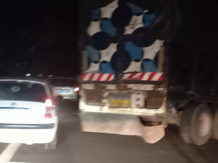 Autoroute à péage : Un camion dérape et bloque la circulation... Autoroute à péage : Un camion dérape et bloque la circulation...