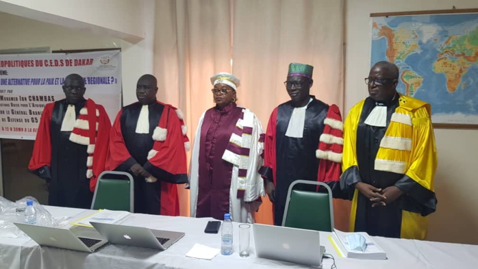 Relations internationales et diplomatie : Aïda Mbodj décroche son doctorat avec mention très honorable.