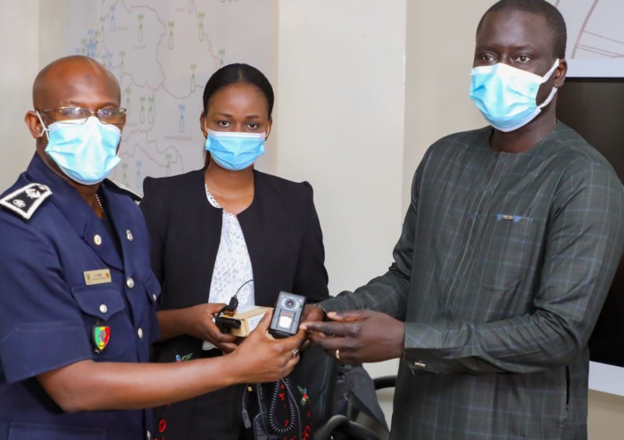 Projet Safe City (Ville sûre): l’ADIE remet un lot d’équipements aux Forces de défense et de sécurité Projet Safe City (Ville sûre): l’ADIE remet un lot d’équipements aux Forces de défense et de sécurité