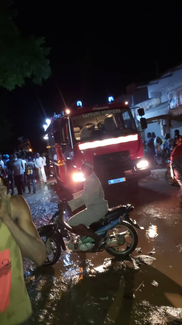 Incendie au marché central de Kaolack : Les sapeurs pompiers ...