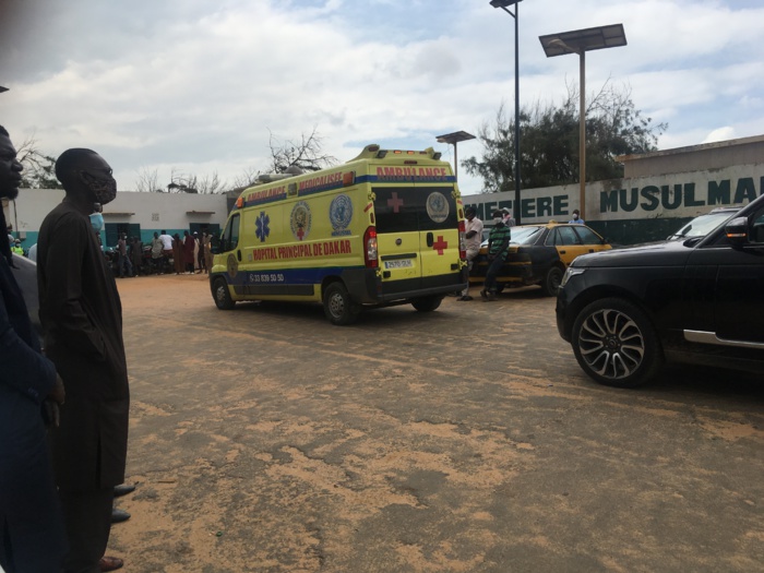 Inhumation : Les dépouilles de Djibril Ndiol et sa famille sont arrivées au cimetière de Yoff. Inhumation : Les dépouilles de Djibril Ndiol et sa famille sont arrivées au cimetière de Yoff.