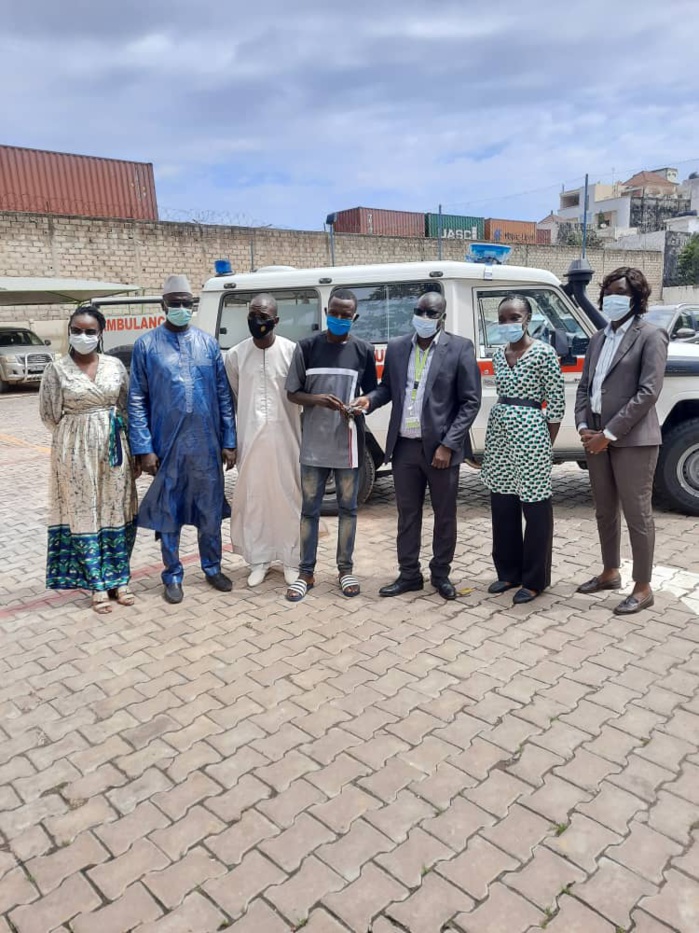 Kédougou / Covid-19 : La SGO et VIVO Energy Sénégal offrent une ambulance médicalisée au poste de santé de TENKOTO et appuient les étudiants de SABODALA. Kédougou / Covid-19 : La SGO et VIVO Energy Sénégal offrent une ambulance médicalisée au poste de santé de TENKOTO et appuient les étudiants de SABODALA.