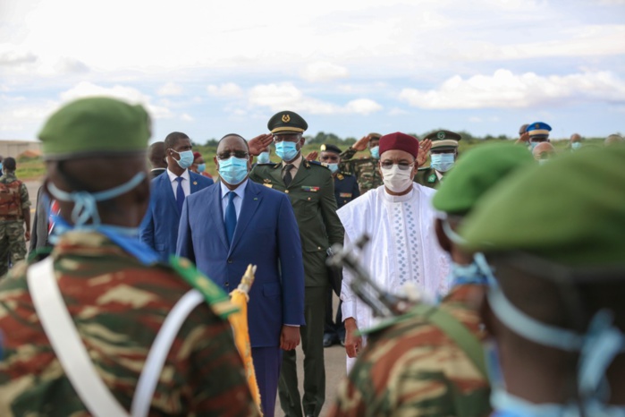 57ème session ordinaire de la CEDEAO : Le président Macky Sall est arrivé à Niamey (Niger). 57ème session ordinaire de la CEDEAO : Le président Macky Sall est arrivé à Niamey (Niger).