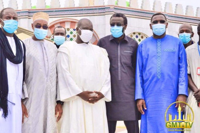 (IMAGES) TOUBA / Une délégation du ministère de la Santé et de l'Action sociale à la grande Mosquée. (IMAGES) TOUBA / Une délégation du ministère de la Santé et de l'Action sociale à la grande Mosquée.