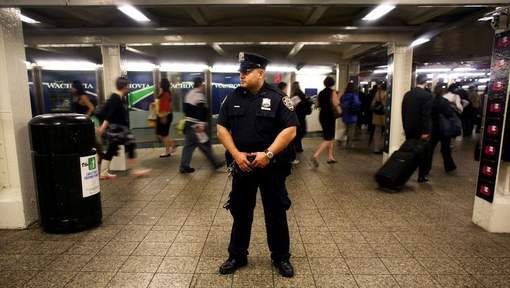 Il meurt après avoir été poussé sous le métro par un inconnu