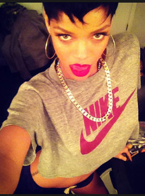 Rihanna s'exhibe toujours plus