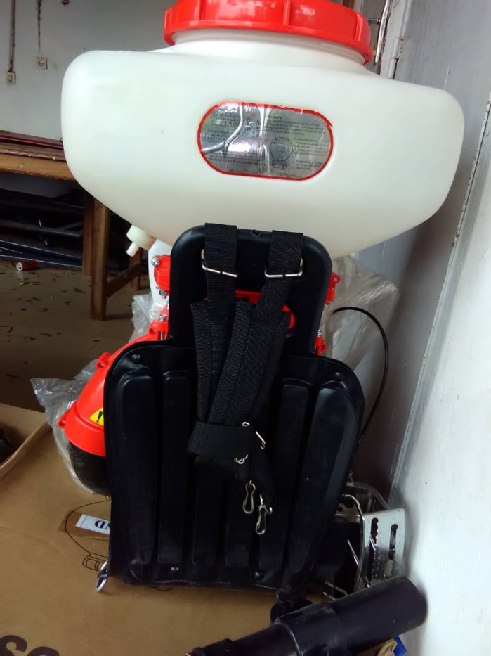 KOLDA INONDÉE / Mame Boye Diao dépêche motopompes, pulvérisateurs, bottes et combinaisons. KOLDA INONDÉE / Mame Boye Diao dépêche motopompes, pulvérisateurs, bottes et combinaisons.