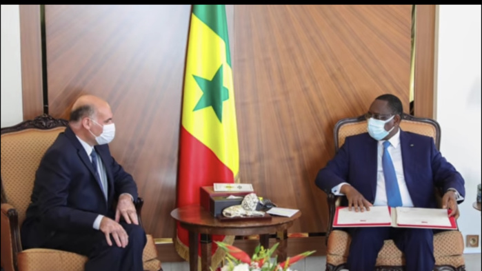 Palais : Cinq nouveaux ambassadeurs accrédités remettent leurs lettres de créances au Chef de l’État. Palais : Cinq nouveaux ambassadeurs accrédités remettent leurs lettres de créances au Chef de l’État.