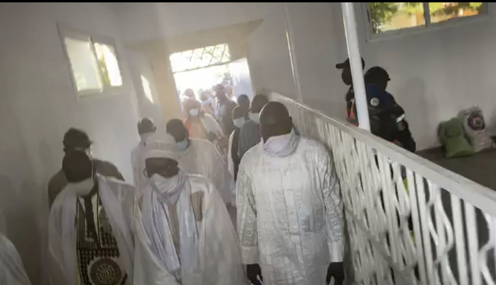 Touba : Les images de l’arrivée du président Macky Sall dans la ville sainte. Touba : Les images de l’arrivée du président Macky Sall dans la ville sainte.