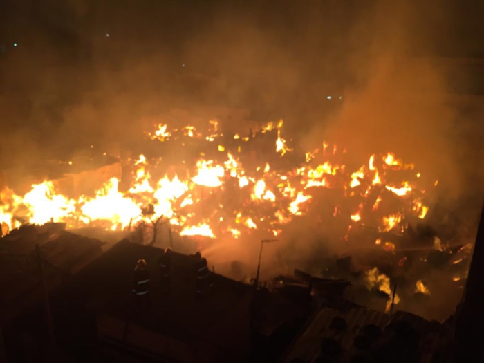 URGENT : Le parc Lambaye du centre-ville en feu... URGENT : Le parc Lambaye du centre-ville en feu...