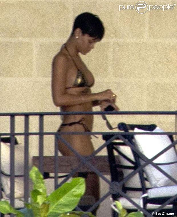 Rihanna en bikini : La princesse divine et sexy pour son retour à la Barbade