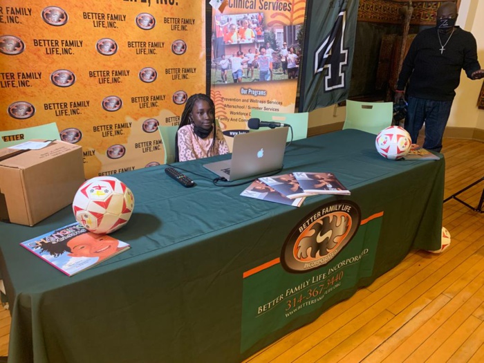 Éducation : Le Sénégal honoré aux Usa. Ndèye Fatou Bitèye, de père et de mère d’origine sénégalaise, remporte le trophée de « USA SLAM NATIONAL POESY 2020 » Éducation : Le Sénégal honoré aux Usa. Ndèye Fatou Bitèye, de père et de mère d’origine sénégalaise, remporte le trophée de « USA SLAM NATIONAL POESY 2020 »