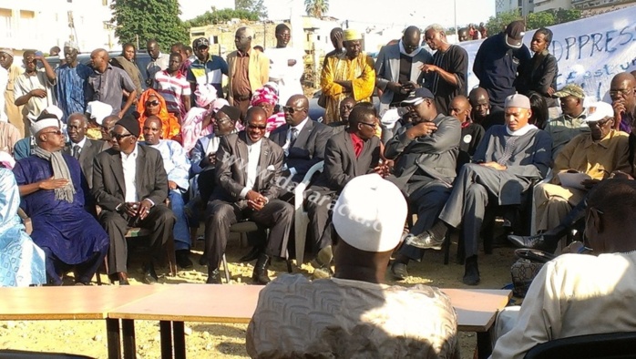 Les images de la réunion du comité directeur du Pds transposée devant le Palais de Justice de Dakar
