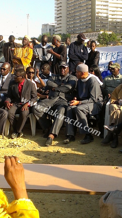 Les images de la réunion du comité directeur du Pds transposée devant le Palais de Justice de Dakar
