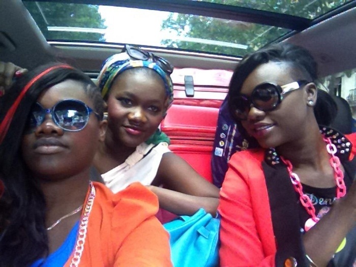 Aida et Fisso, les deux petites soeurs de Oumou Pro'vocation dans les rues de Nantes