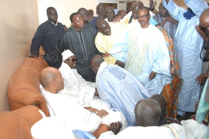 Serigne Bass Abdou Khadre reçoit par deux fois la délégation du Pds venue au nom de Me Abdoulaye Wade (PHOTOS)