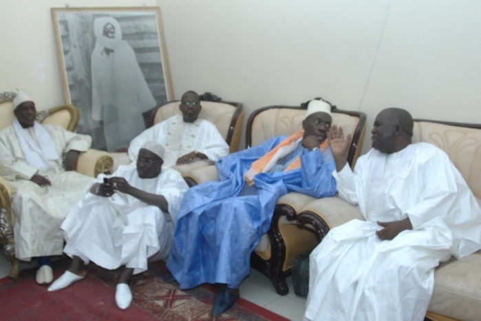 Serigne Bass Abdou Khadre reçoit par deux fois la délégation du Pds venue au nom de Me Abdoulaye Wade (PHOTOS)