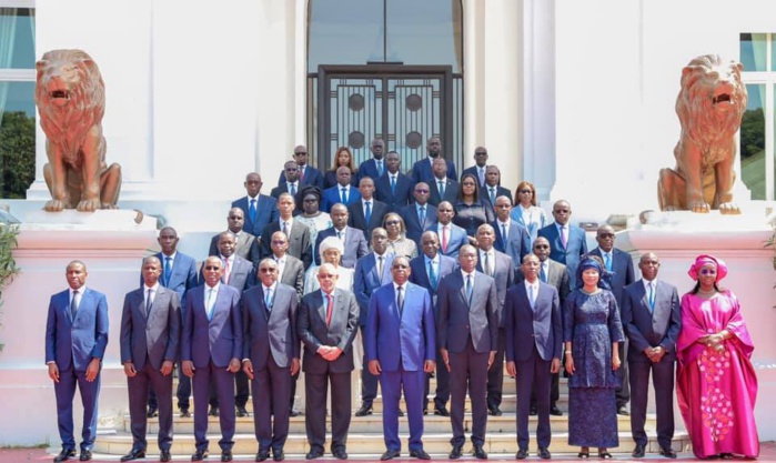 Conseil des ministres : Les premiers mots des ministres entrants Conseil des ministres : Les premiers mots des ministres entrants