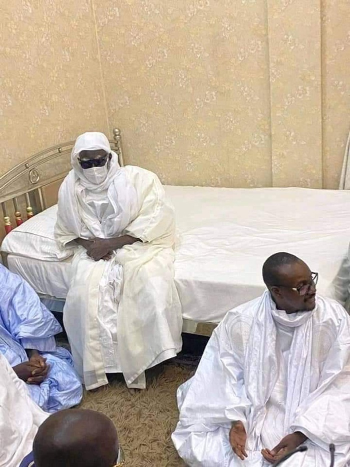 INCENDIE À TOUBA OCASS / Antoine Diome et 06 autres ministres chez le Khalife...Une enveloppe de 50 millions dégagée et une promesse de réfection du marché faite. INCENDIE À TOUBA OCASS / Antoine Diome et 06 autres ministres chez le Khalife...Une enveloppe de 50 millions dégagée et une promesse de réfection du marché faite.