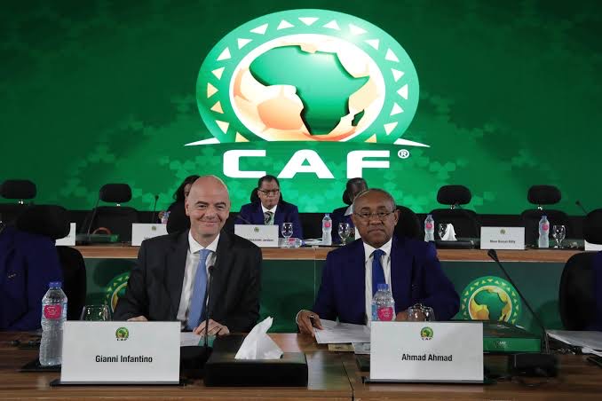 Football : Le président de la CAF Ahmad Ahmad est suspendu cinq ans par la Fifa.
