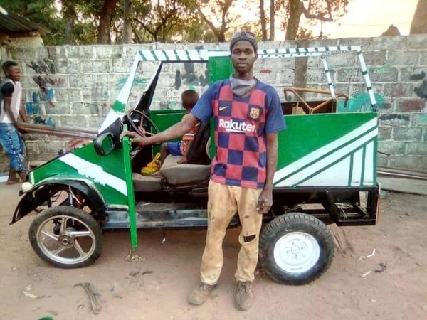 KOLDA : Un soudeur métallique fabrique des véhicules artisanaux et du matériel agricole à Dabo.