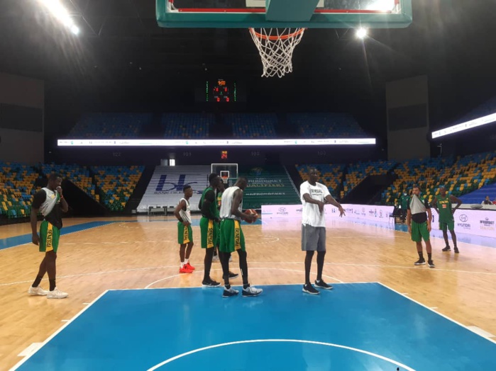 Tournoi qualificatif Afrobasket 2021 : Quatre joueurs dont Maurice Ndour et Youssou Ndoye manquent encore à l’appel, en attendant les résultats des tests Covid-19. Tournoi qualificatif Afrobasket 2021 : Quatre joueurs dont Maurice Ndour et Youssou Ndoye manquent encore à l’appel, en attendant les résultats des tests Covid-19.