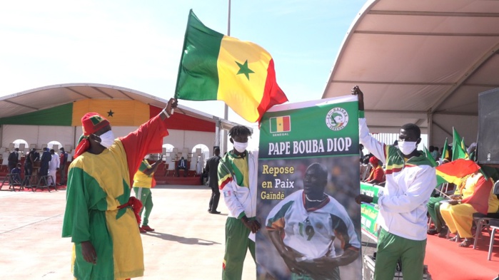 Obsèques Pape Bouba Diop / Revivez les premières images de la cérémonie : El Hadji Diouf, Fadiga, Henry, Me Augustin Senghor et le 12e Gaïndé sur place...