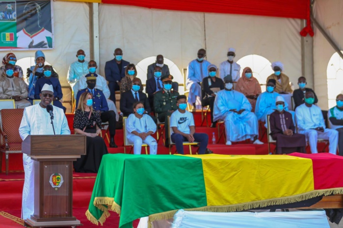 Cérémonie à l’honneur de l’ancien international sénégalais : L’essentiel du discours d’hommage du président Macky Sall à Pape Bouba Diop. Cérémonie à l’honneur de l’ancien international sénégalais : L’essentiel du discours d’hommage du président Macky Sall à Pape Bouba Diop.