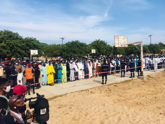 Rufisque : Les premières images du dernier match de Pape Bouba Diop. Rufisque : Les premières images du dernier match de Pape Bouba Diop.