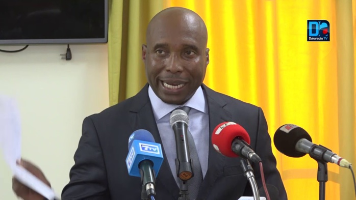Barthélémy Dias 'valide' le 3e mandat de Macky Sall : « Il va le faire et le gagner car le terrain électoral est biaisé (...) Il n'est pas battable sur le terrain... » Barthélémy Dias 'valide' le 3e mandat de Macky Sall : « Il va le faire et le gagner car le terrain électoral est biaisé (...) Il n'est pas battable sur le terrain... »