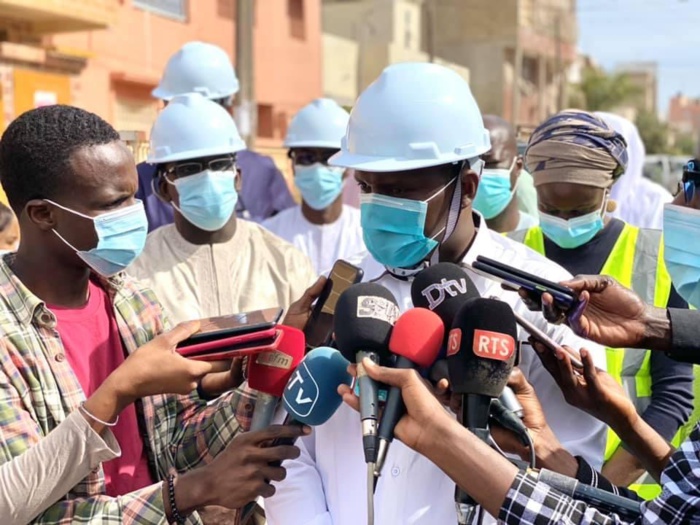 Commune de Yoff : Le ministre Samba Ndiobène Ka satisfait de l'état d'exécution des travaux d'infrastructures. Commune de Yoff : Le ministre Samba Ndiobène Ka satisfait de l'état d'exécution des travaux d'infrastructures.