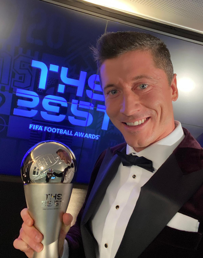 FIFA The Best 2020 : Robert Lewandowski sacré meilleur joueur, Manuel Neuer et Klopp plébiscités. FIFA The Best 2020 : Robert Lewandowski sacré meilleur joueur, Manuel Neuer et Klopp plébiscités.